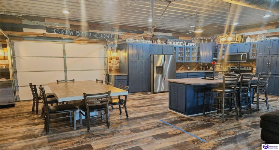 Riverview Drive, Jamestown, Kentucky 42629, ,2 BathroomsBathrooms,For Sale,Riverview Drive,HK24003602