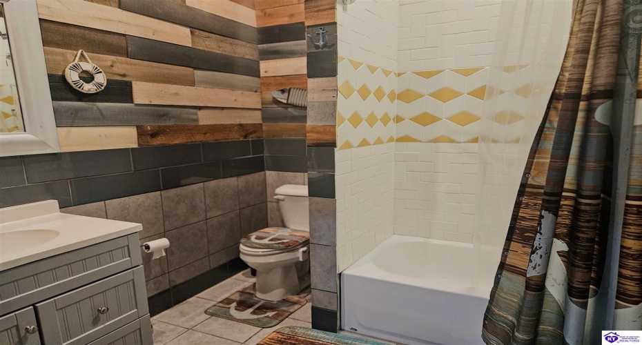 Riverview Drive, Jamestown, Kentucky 42629, ,2 BathroomsBathrooms,For Sale,Riverview Drive,HK24003602