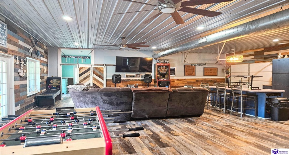 Riverview Drive, Jamestown, Kentucky 42629, ,2 BathroomsBathrooms,For Sale,Riverview Drive,HK24003602