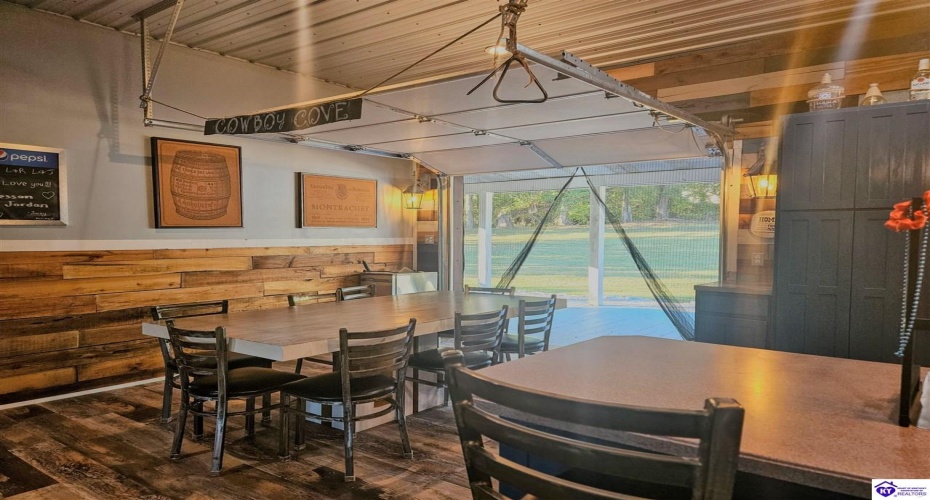 Riverview Drive, Jamestown, Kentucky 42629, ,2 BathroomsBathrooms,For Sale,Riverview Drive,HK24003602