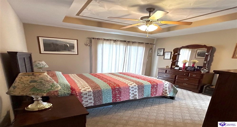 College Station Court, Elizabethtown, Kentucky 42701, ,1 BathroomBathrooms,For Sale,College Station Court,HK24003639