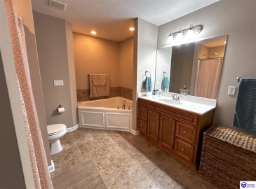 College Station Court, Elizabethtown, Kentucky 42701, ,1 BathroomBathrooms,For Sale,College Station Court,HK24003639 College Station Court, Elizabethtown, Kentucky 42701, ,1 BathroomBathrooms,For Sale,College Station Court,HK24003639