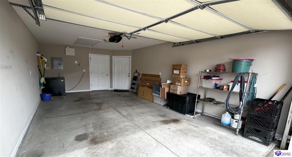 College Station Court, Elizabethtown, Kentucky 42701, ,1 BathroomBathrooms,For Sale,College Station Court,HK24003639