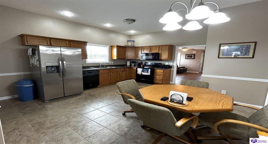 College Station Court, Elizabethtown, Kentucky 42701, ,1 BathroomBathrooms,For Sale,College Station Court,HK24003639