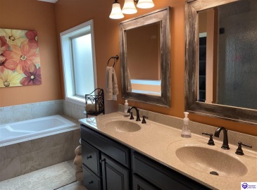 Rhudes Creek Road, Glendale, Kentucky 42740, ,3 BathroomsBathrooms,For Sale,Rhudes Creek Road,HK24003642 Rhudes Creek Road, Glendale, Kentucky 42740, ,3 BathroomsBathrooms,For Sale,Rhudes Creek Road,HK24003642