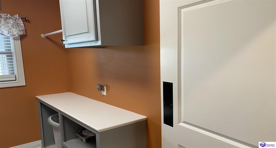 Rhudes Creek Road, Glendale, Kentucky 42740, ,3 BathroomsBathrooms,For Sale,Rhudes Creek Road,HK24003642