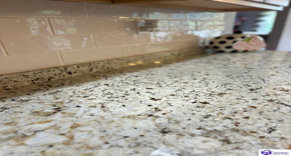 Feathersburg Road, Elkhorn, Kentucky 42733, ,3 BathroomsBathrooms,For Sale,Feathersburg Road,HK24003646 Feathersburg Road, Elkhorn, Kentucky 42733, ,3 BathroomsBathrooms,For Sale,Feathersburg Road,HK24003646