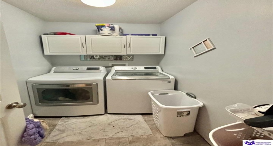 Feathersburg Road, Elkhorn, Kentucky 42733, ,3 BathroomsBathrooms,For Sale,Feathersburg Road,HK24003646 Feathersburg Road, Elkhorn, Kentucky 42733, ,3 BathroomsBathrooms,For Sale,Feathersburg Road,HK24003646