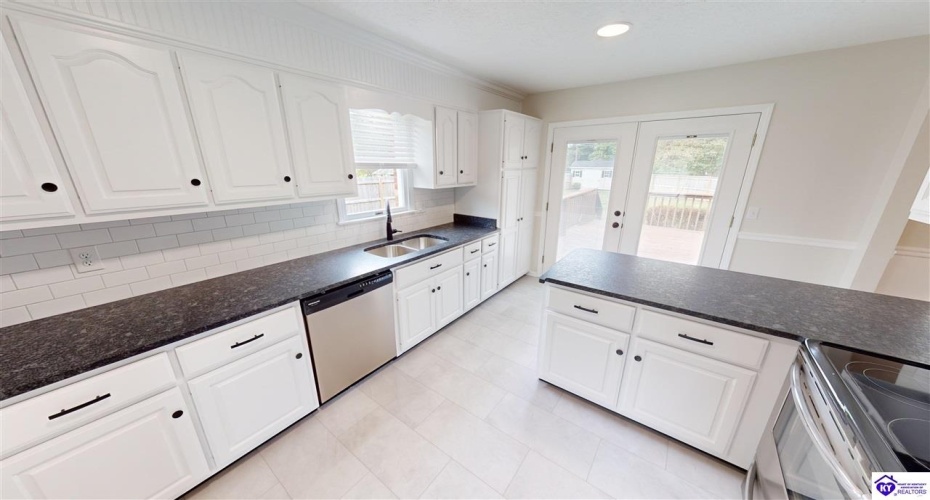 Rainbow Way, Elizabethtown, Kentucky 42701, ,2 BathroomsBathrooms,For Sale,Rainbow Way,HK24003648