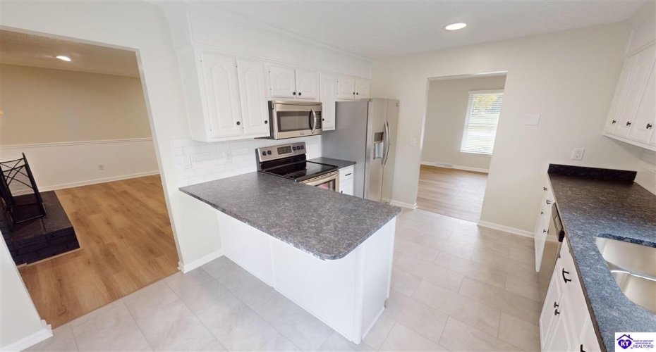 Rainbow Way, Elizabethtown, Kentucky 42701, ,2 BathroomsBathrooms,For Sale,Rainbow Way,HK24003648