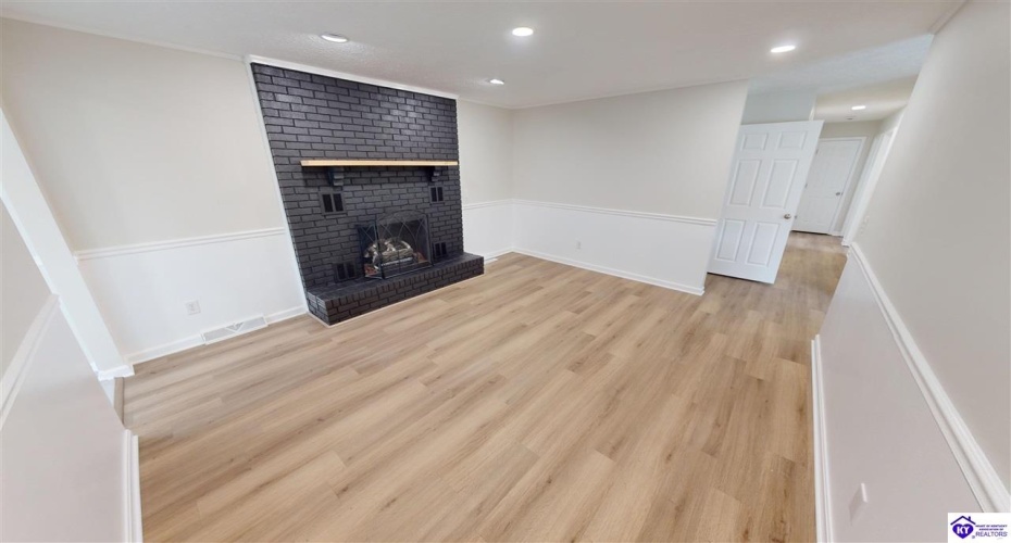 Rainbow Way, Elizabethtown, Kentucky 42701, ,2 BathroomsBathrooms,For Sale,Rainbow Way,HK24003648