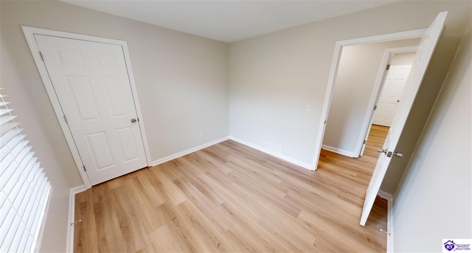 Rainbow Way, Elizabethtown, Kentucky 42701, ,2 BathroomsBathrooms,For Sale,Rainbow Way,HK24003648