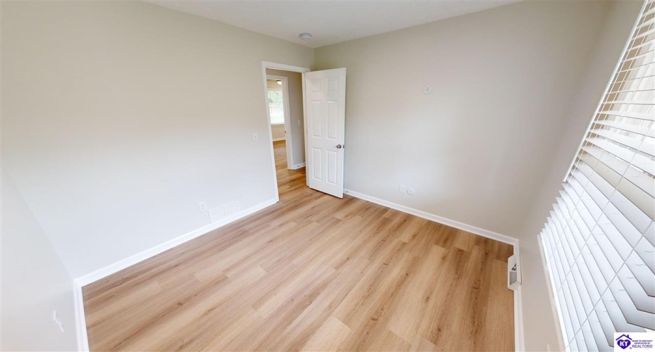 Rainbow Way, Elizabethtown, Kentucky 42701, ,2 BathroomsBathrooms,For Sale,Rainbow Way,HK24003648