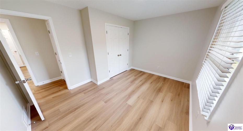 Rainbow Way, Elizabethtown, Kentucky 42701, ,2 BathroomsBathrooms,For Sale,Rainbow Way,HK24003648