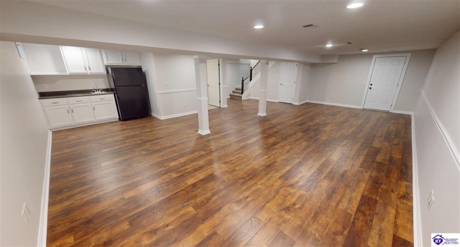 Rainbow Way, Elizabethtown, Kentucky 42701, ,2 BathroomsBathrooms,For Sale,Rainbow Way,HK24003648