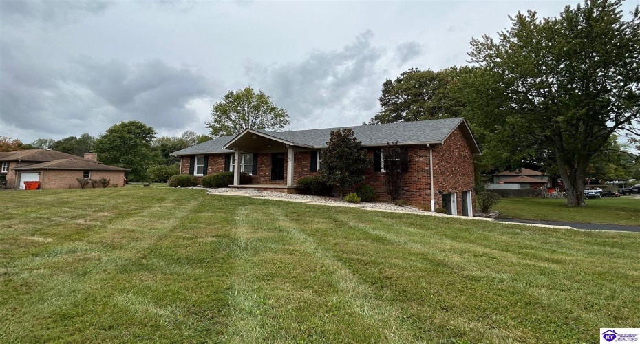 Rainbow Way, Elizabethtown, Kentucky 42701, ,2 BathroomsBathrooms,For Sale,Rainbow Way,HK24003648