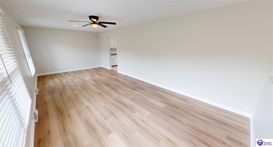 Rainbow Way, Elizabethtown, Kentucky 42701, ,2 BathroomsBathrooms,For Sale,Rainbow Way,HK24003648