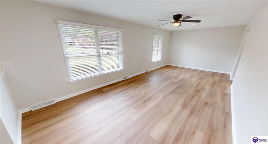 Rainbow Way, Elizabethtown, Kentucky 42701, ,2 BathroomsBathrooms,For Sale,Rainbow Way,HK24003648