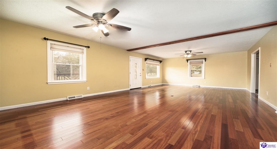 Harcourt Road, Glendale, Kentucky 42740, ,2 BathroomsBathrooms,For Sale,Harcourt Road,HK24003650 Harcourt Road, Glendale, Kentucky 42740, ,2 BathroomsBathrooms,For Sale,Harcourt Road,HK24003650