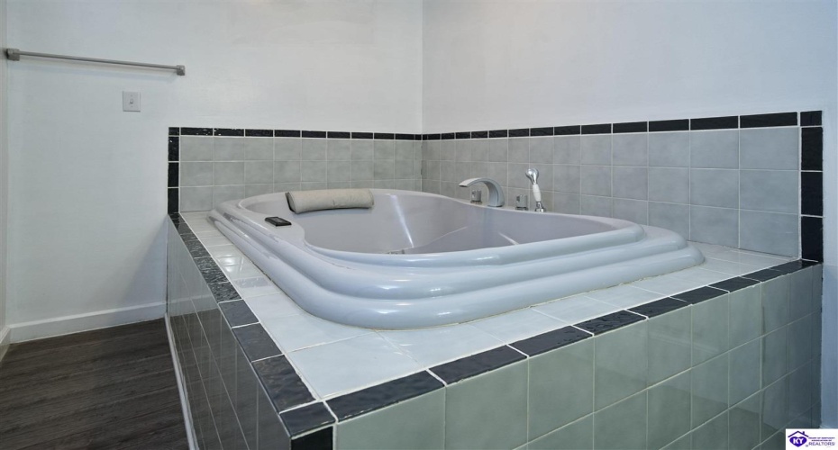 Harcourt Road, Glendale, Kentucky 42740, ,2 BathroomsBathrooms,For Sale,Harcourt Road,HK24003650 Harcourt Road, Glendale, Kentucky 42740, ,2 BathroomsBathrooms,For Sale,Harcourt Road,HK24003650