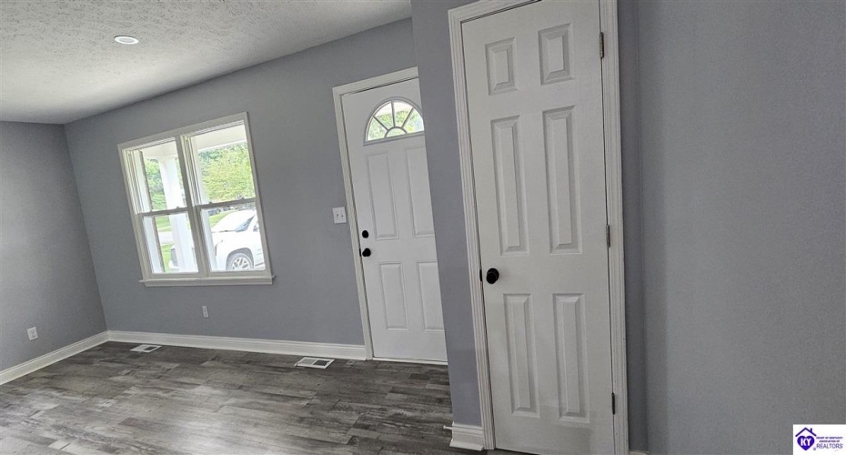 Scenic Drive, Bardstown, Kentucky 40004, ,2 BathroomsBathrooms,For Sale,Scenic Drive,HK24002902 Scenic Drive, Bardstown, Kentucky 40004, ,2 BathroomsBathrooms,For Sale,Scenic Drive,HK24002902