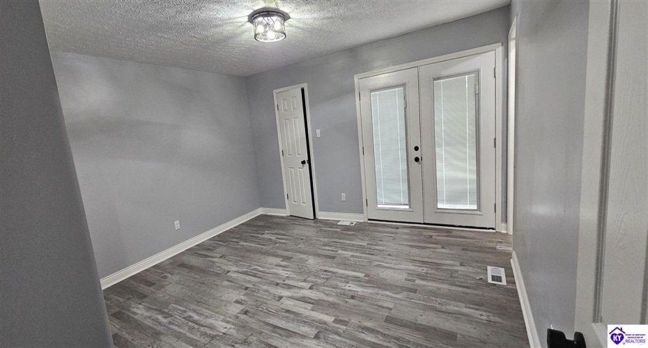 Scenic Drive, Bardstown, Kentucky 40004, ,2 BathroomsBathrooms,For Sale,Scenic Drive,HK24002902 Scenic Drive, Bardstown, Kentucky 40004, ,2 BathroomsBathrooms,For Sale,Scenic Drive,HK24002902