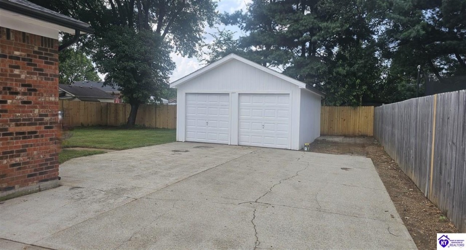 Scenic Drive, Bardstown, Kentucky 40004, ,2 BathroomsBathrooms,For Sale,Scenic Drive,HK24002902 Scenic Drive, Bardstown, Kentucky 40004, ,2 BathroomsBathrooms,For Sale,Scenic Drive,HK24002902