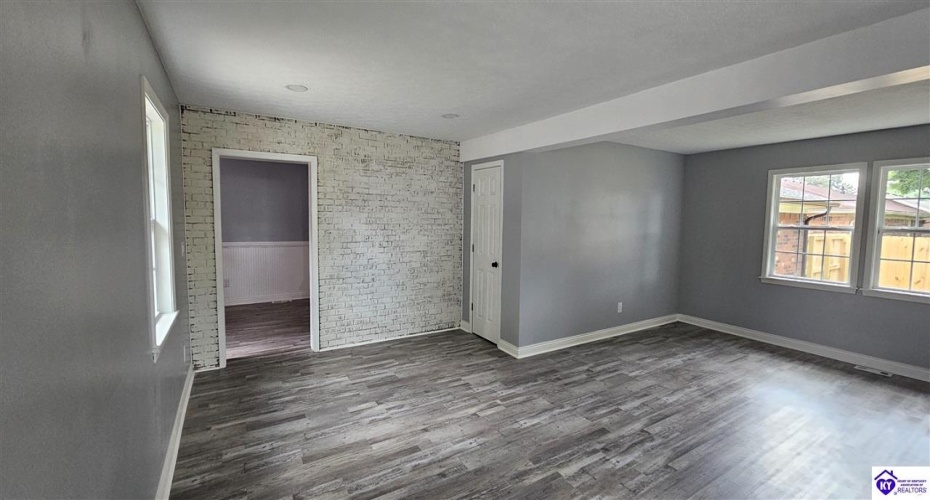 Scenic Drive, Bardstown, Kentucky 40004, ,2 BathroomsBathrooms,For Sale,Scenic Drive,HK24002902 Scenic Drive, Bardstown, Kentucky 40004, ,2 BathroomsBathrooms,For Sale,Scenic Drive,HK24002902