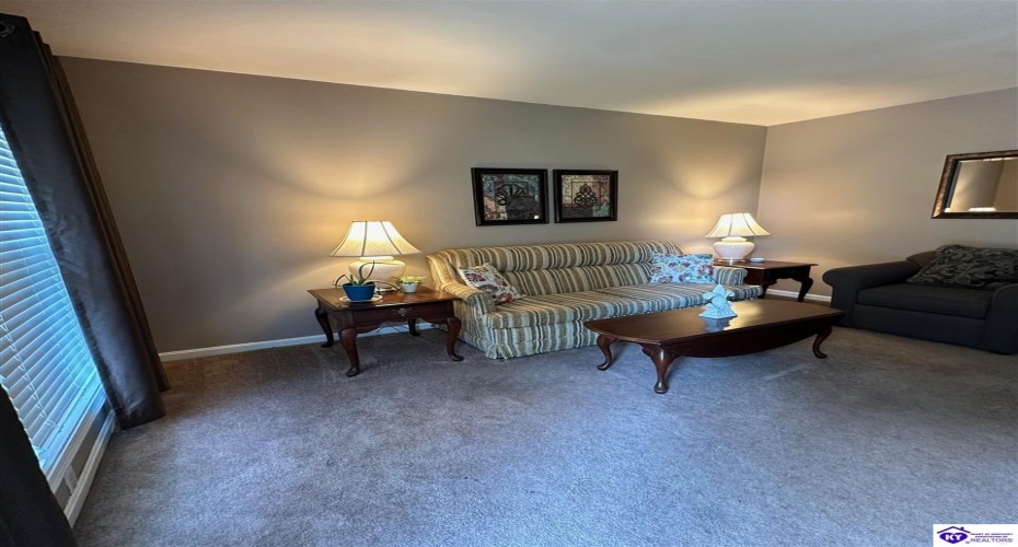 Mac Brae Rd, Louisville, Kentucky 40214, ,2 BathroomsBathrooms,For Sale,Mac Brae Rd,HK24003399