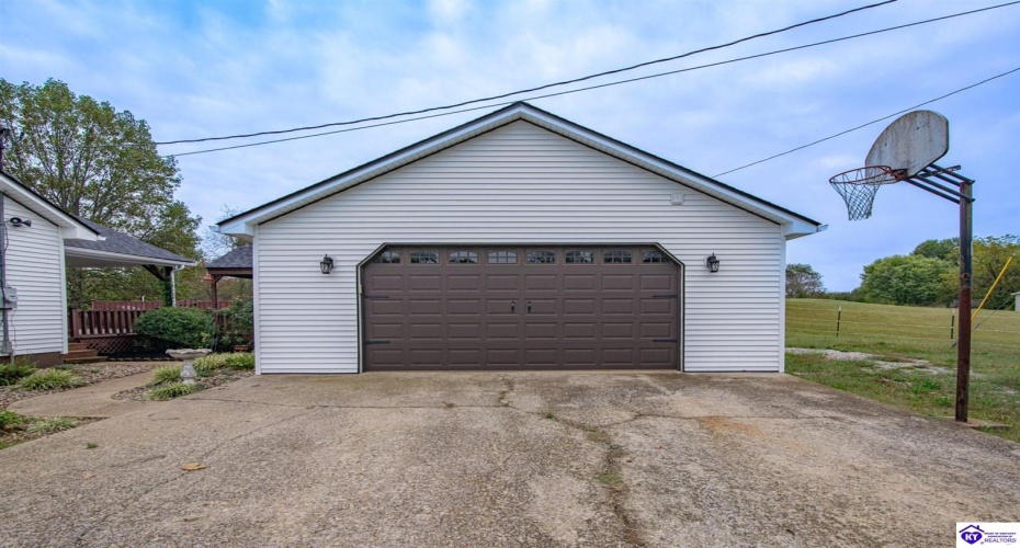 Buck Knobs Road, Ekron, Kentucky 40117, ,3 BathroomsBathrooms,For Sale,Buck Knobs Road,HK24003732