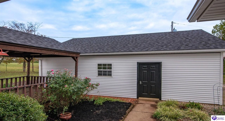 Buck Knobs Road, Ekron, Kentucky 40117, ,3 BathroomsBathrooms,For Sale,Buck Knobs Road,HK24003732