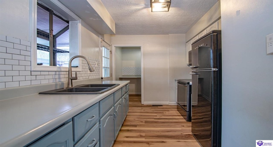 Buck Knobs Road, Ekron, Kentucky 40117, ,3 BathroomsBathrooms,For Sale,Buck Knobs Road,HK24003732