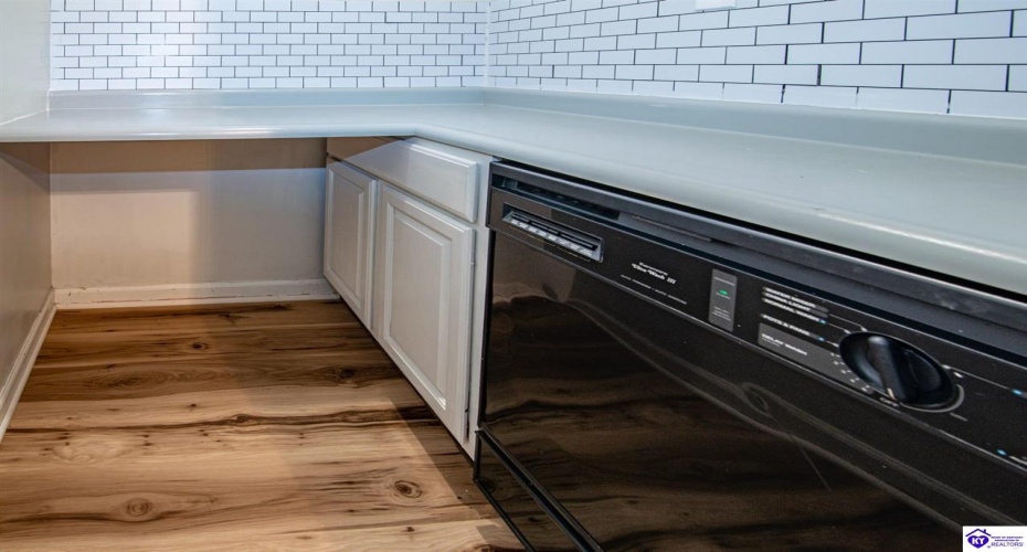 Buck Knobs Road, Ekron, Kentucky 40117, ,3 BathroomsBathrooms,For Sale,Buck Knobs Road,HK24003732