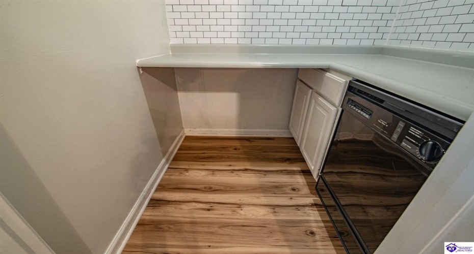 Buck Knobs Road, Ekron, Kentucky 40117, ,3 BathroomsBathrooms,For Sale,Buck Knobs Road,HK24003732