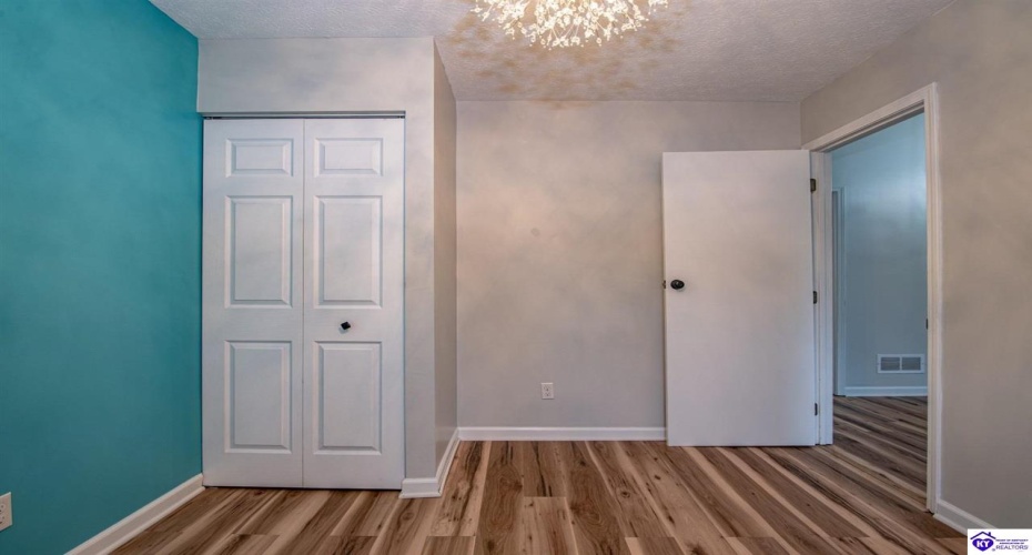 Buck Knobs Road, Ekron, Kentucky 40117, ,3 BathroomsBathrooms,For Sale,Buck Knobs Road,HK24003732