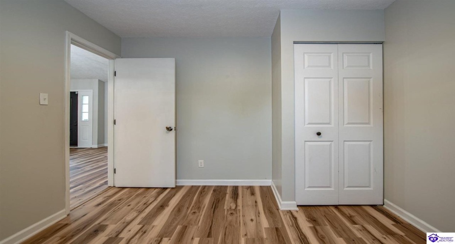 Buck Knobs Road, Ekron, Kentucky 40117, ,3 BathroomsBathrooms,For Sale,Buck Knobs Road,HK24003732