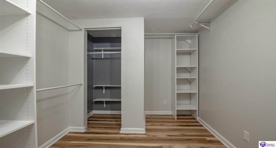 Buck Knobs Road, Ekron, Kentucky 40117, ,3 BathroomsBathrooms,For Sale,Buck Knobs Road,HK24003732