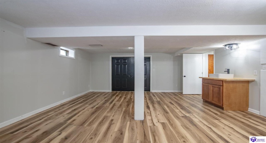 Buck Knobs Road, Ekron, Kentucky 40117, ,3 BathroomsBathrooms,For Sale,Buck Knobs Road,HK24003732