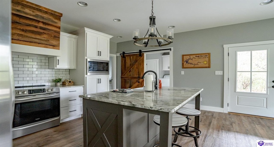 Landing Road, Leitchfield, Kentucky 42754, ,3 BathroomsBathrooms,For Sale,Landing Road,HK24003735