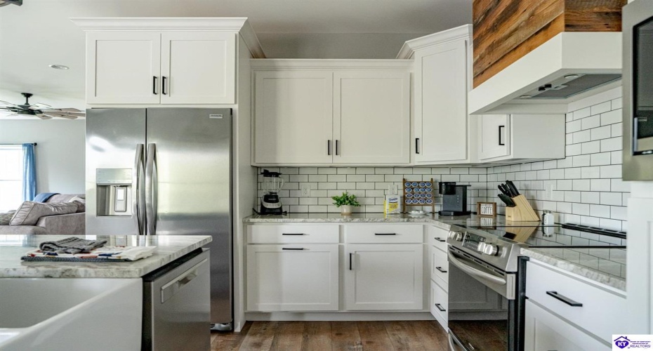 Landing Road, Leitchfield, Kentucky 42754, ,3 BathroomsBathrooms,For Sale,Landing Road,HK24003735