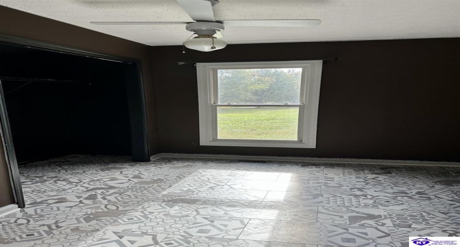 Shain Road, Bardstown, Kentucky 40004, ,3 BathroomsBathrooms,For Sale,Shain Road,HK24003746