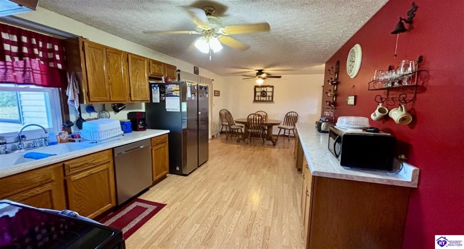 Hayes Cemetery Road, Greensburg, Kentucky 42743, ,3 BathroomsBathrooms,For Sale,Hayes Cemetery Road,HK24003752