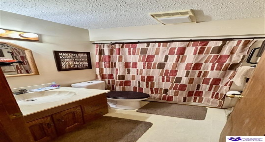 Hayes Cemetery Road, Greensburg, Kentucky 42743, ,3 BathroomsBathrooms,For Sale,Hayes Cemetery Road,HK24003752