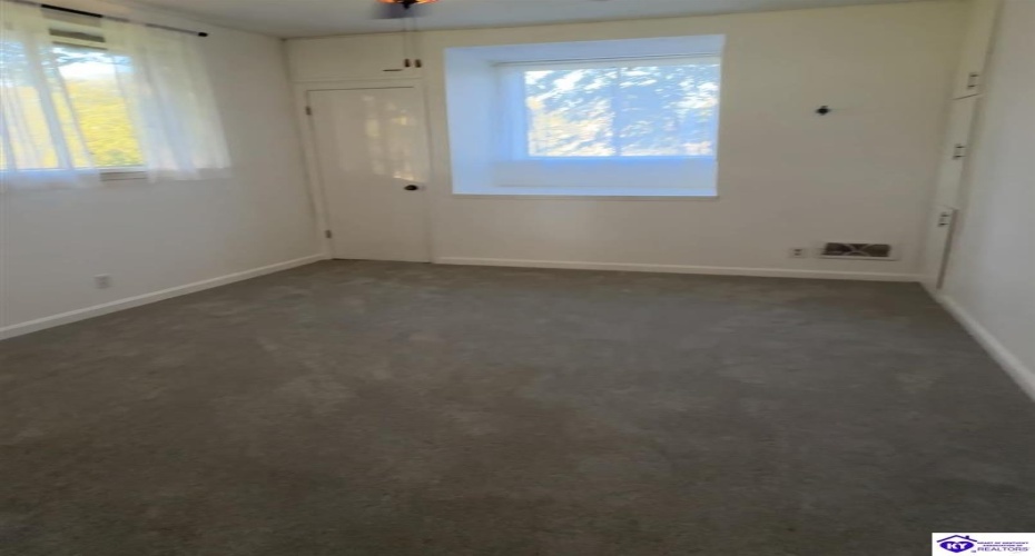 Dragway Lane, Campbellsville, Kentucky 42718, ,1 BathroomBathrooms,For Sale,Dragway Lane,HK24003755