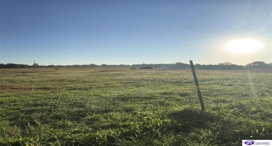 Dragway Lane, Campbellsville, Kentucky 42718, ,1 BathroomBathrooms,For Sale,Dragway Lane,HK24003755