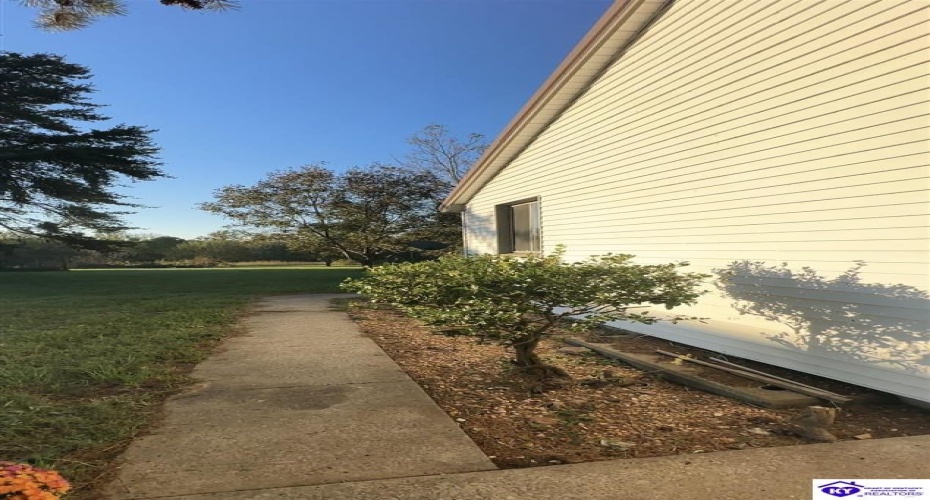 Dragway Lane, Campbellsville, Kentucky 42718, ,1 BathroomBathrooms,For Sale,Dragway Lane,HK24003755