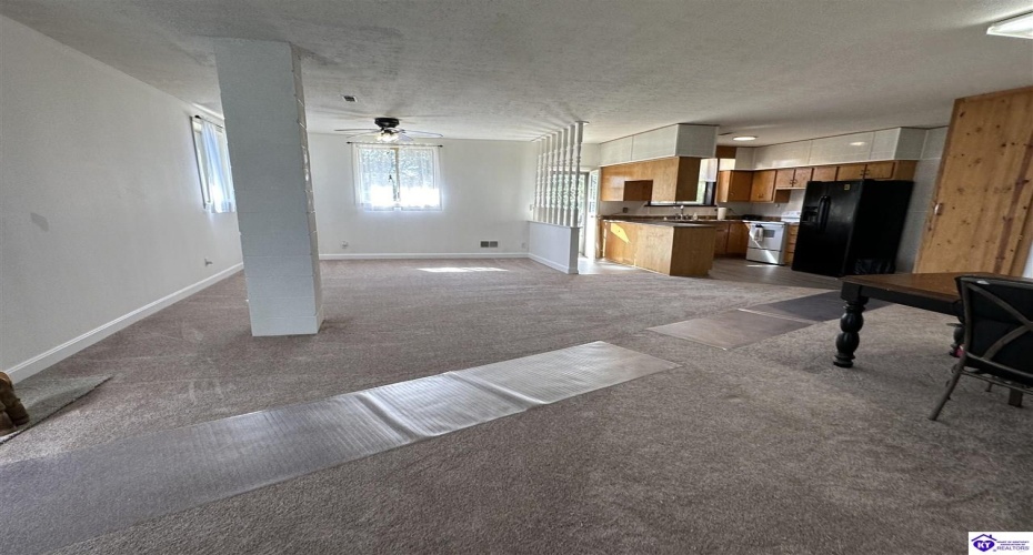 Dragway Lane, Campbellsville, Kentucky 42718, ,1 BathroomBathrooms,For Sale,Dragway Lane,HK24003755