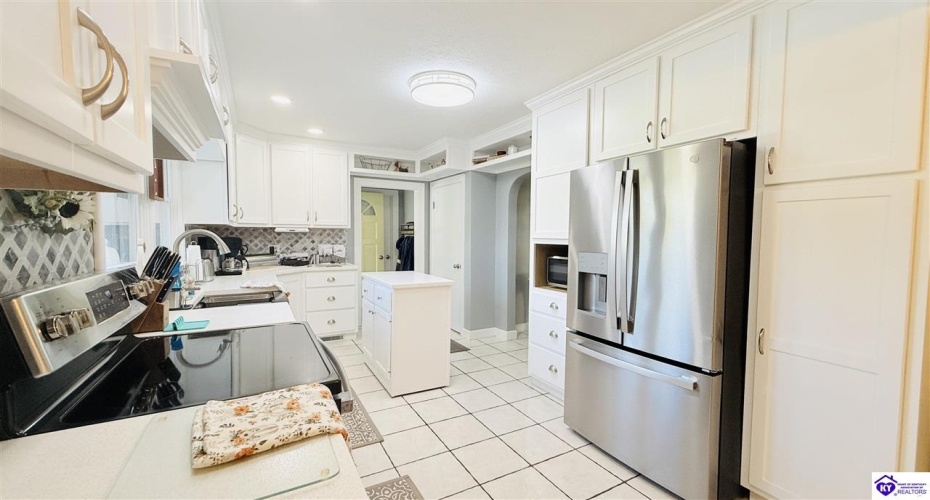 Legion Park Road, Greensburg, Kentucky 42743, ,3 BathroomsBathrooms,For Sale,Legion Park Road,HK24003768