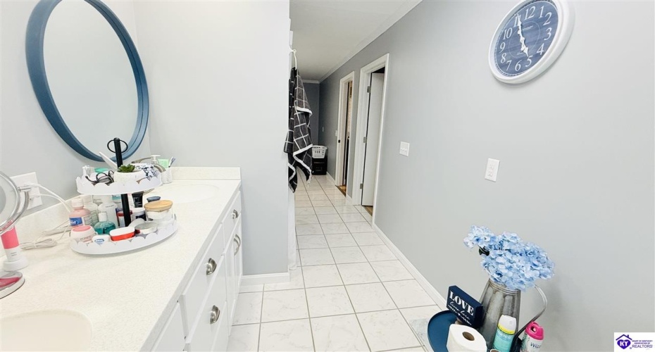 Legion Park Road, Greensburg, Kentucky 42743, ,3 BathroomsBathrooms,For Sale,Legion Park Road,HK24003768