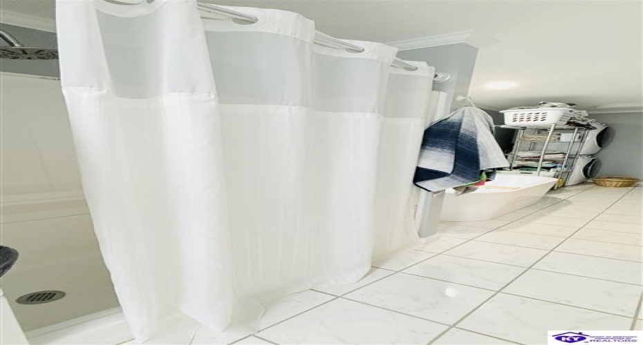 Legion Park Road, Greensburg, Kentucky 42743, ,3 BathroomsBathrooms,For Sale,Legion Park Road,HK24003768